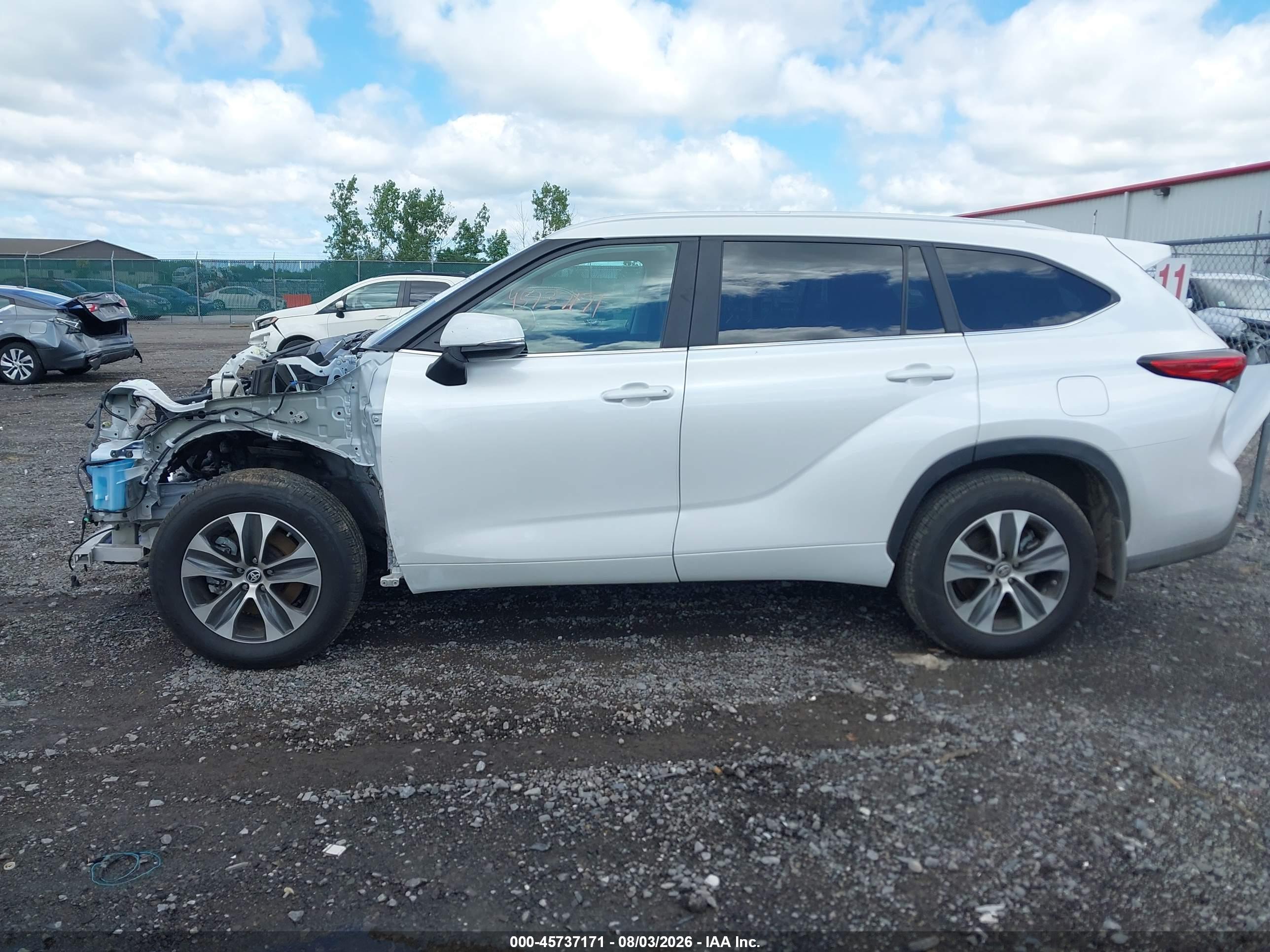 2023 TOYOTA HIGHLANDER XLE