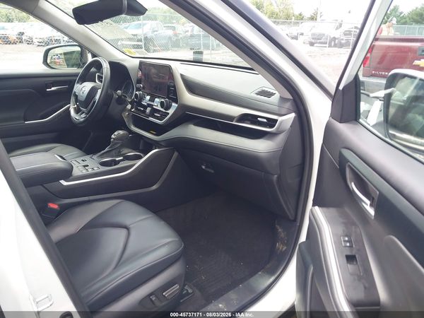 2023 TOYOTA HIGHLANDER XLE