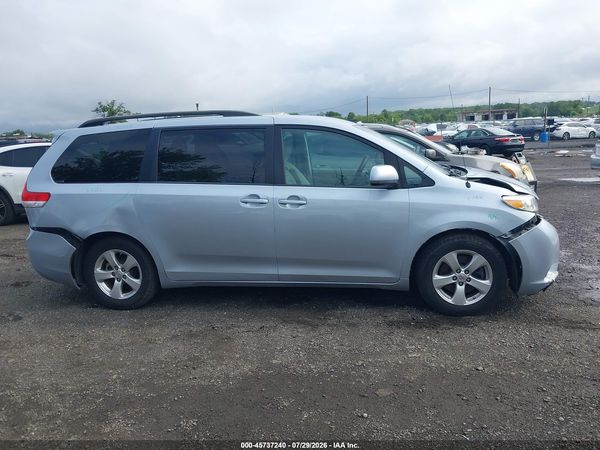 2013 TOYOTA SIENNA LE V6 8 PASSENGER