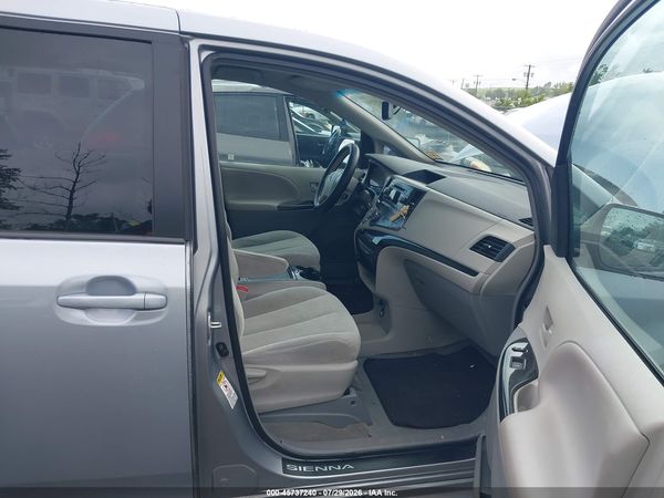 2013 TOYOTA SIENNA LE V6 8 PASSENGER