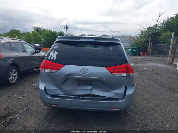 2013 TOYOTA SIENNA LE V6 8 PASSENGER