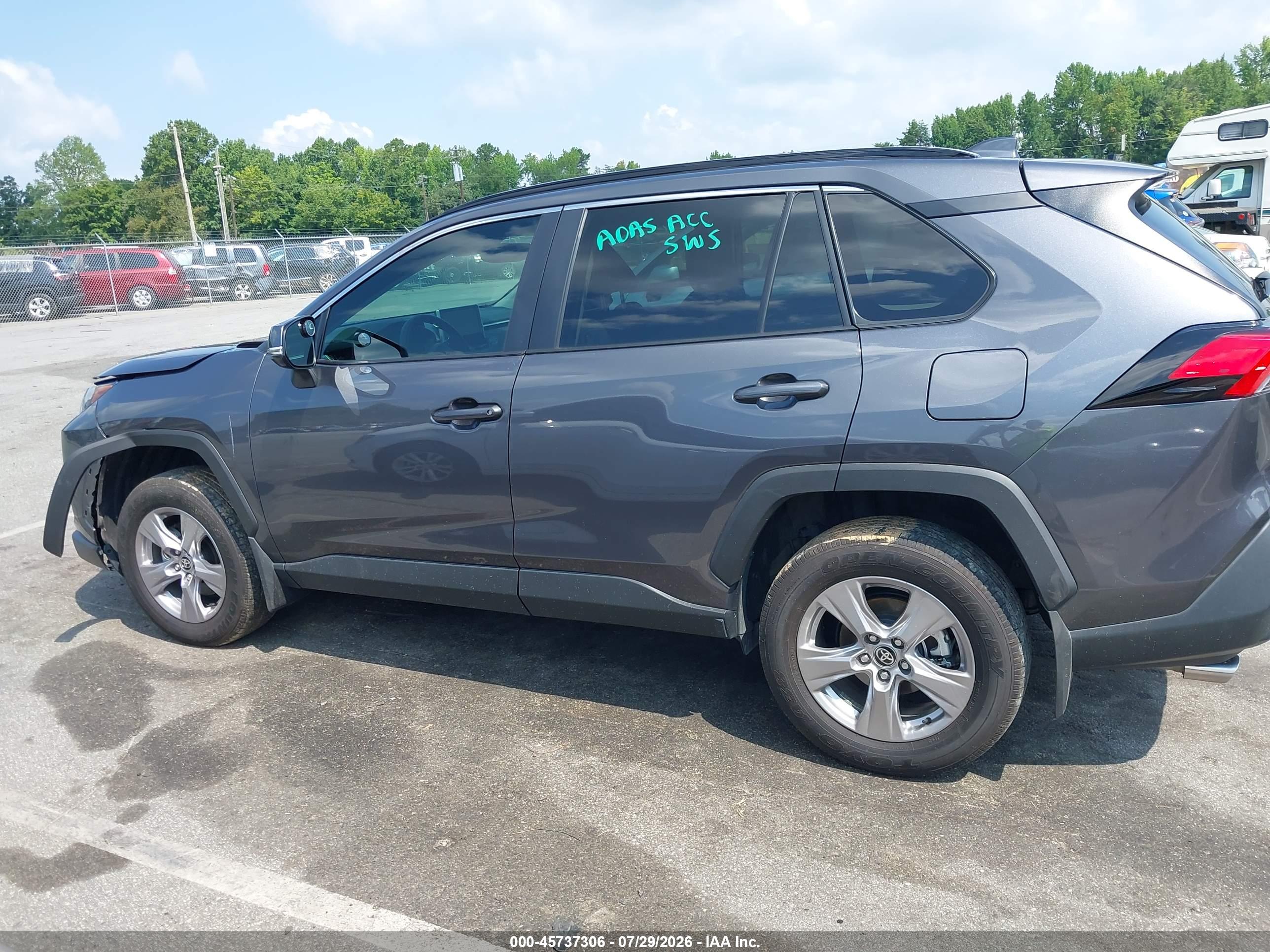 2025 TOYOTA RAV4 XLE
