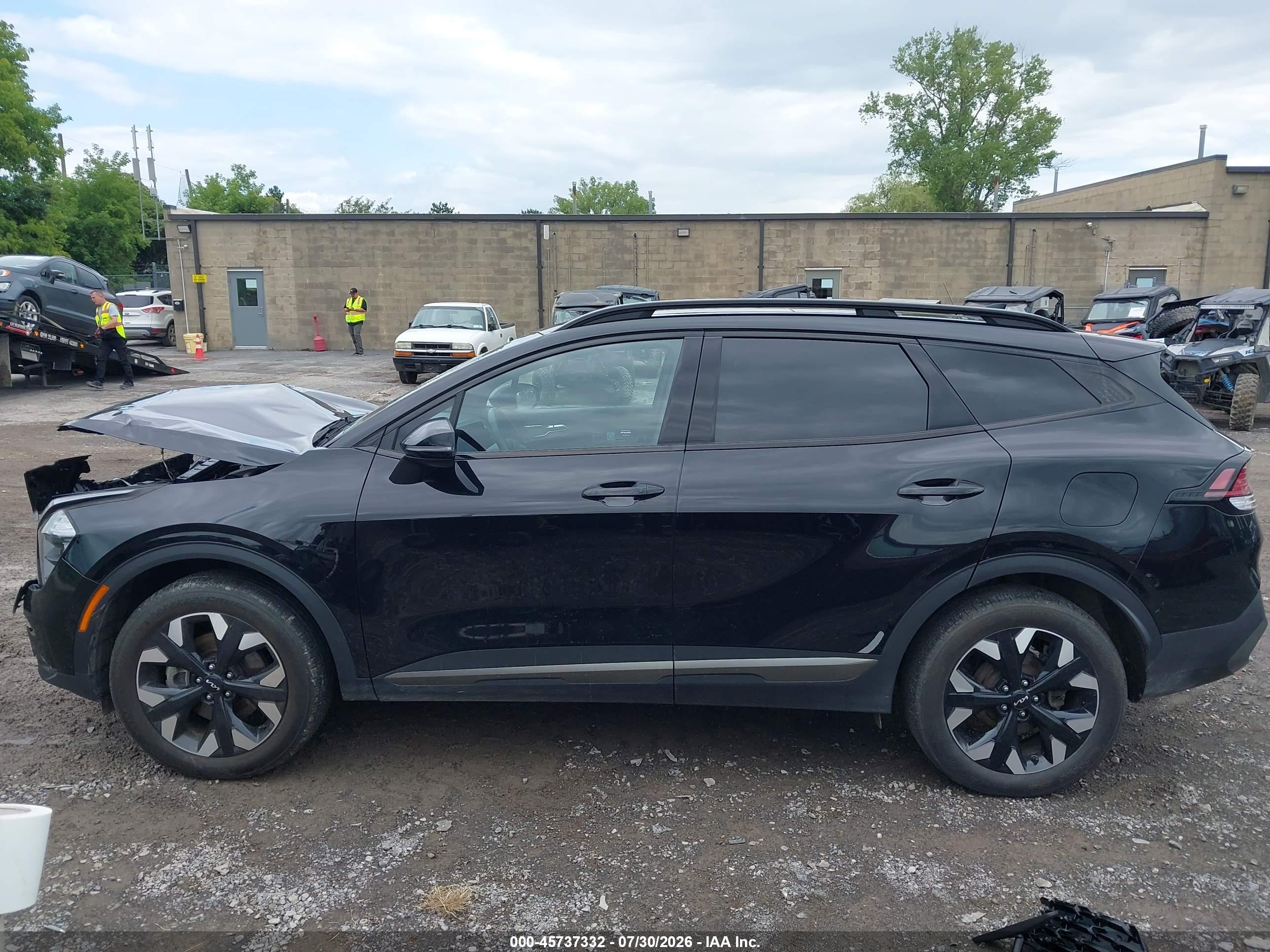 2023 KIA SPORTAGE X-LINE