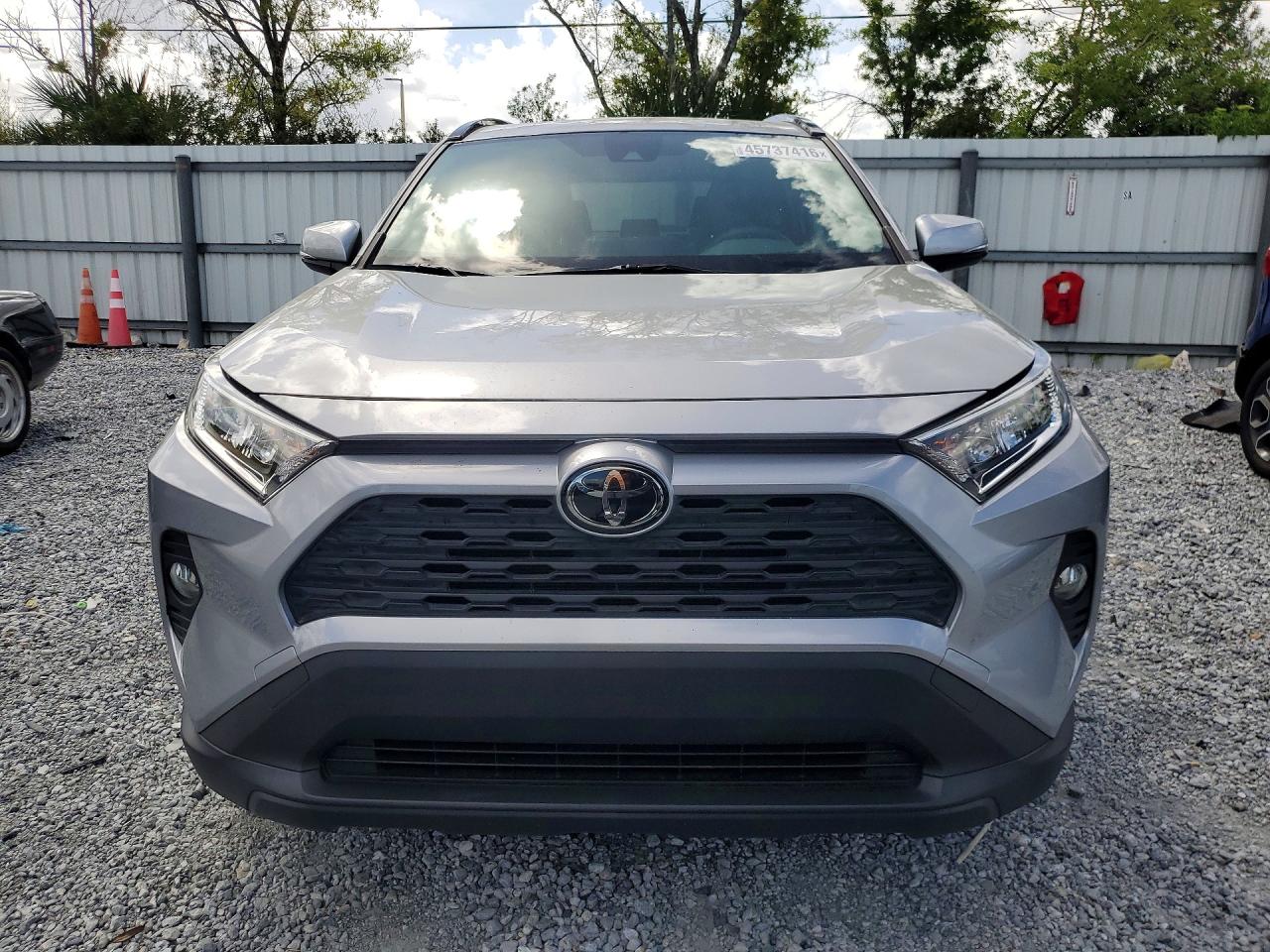 2019 TOYOTA RAV4 XLE / XLE Premium 4WD