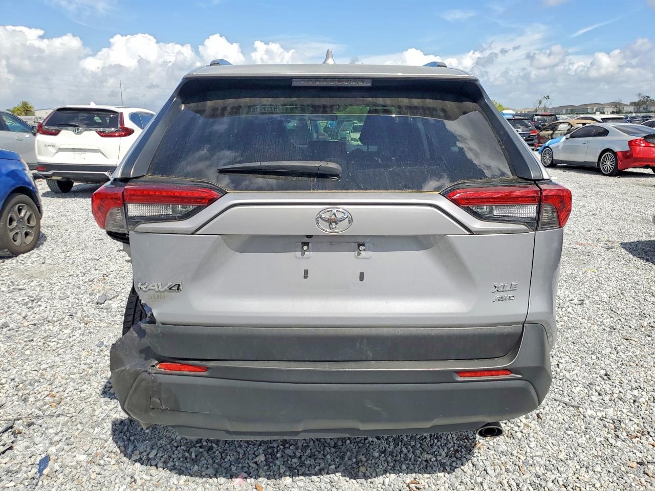 2019 TOYOTA RAV4 XLE / XLE Premium 4WD