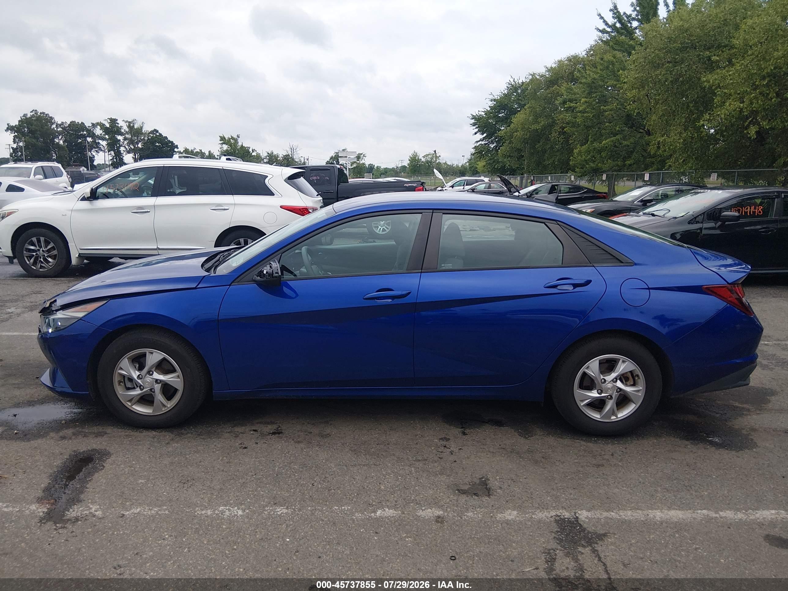 2022 HYUNDAI ELANTRA SE