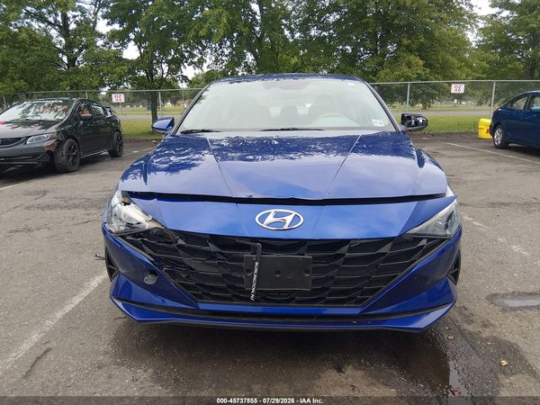 2022 HYUNDAI ELANTRA SE
