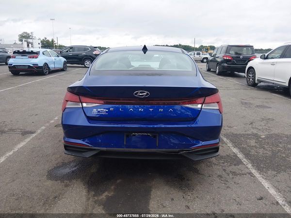 2022 HYUNDAI ELANTRA SE