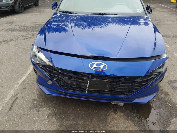 2022 HYUNDAI ELANTRA SE