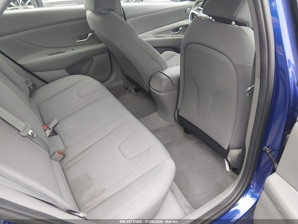 2022 HYUNDAI ELANTRA SE