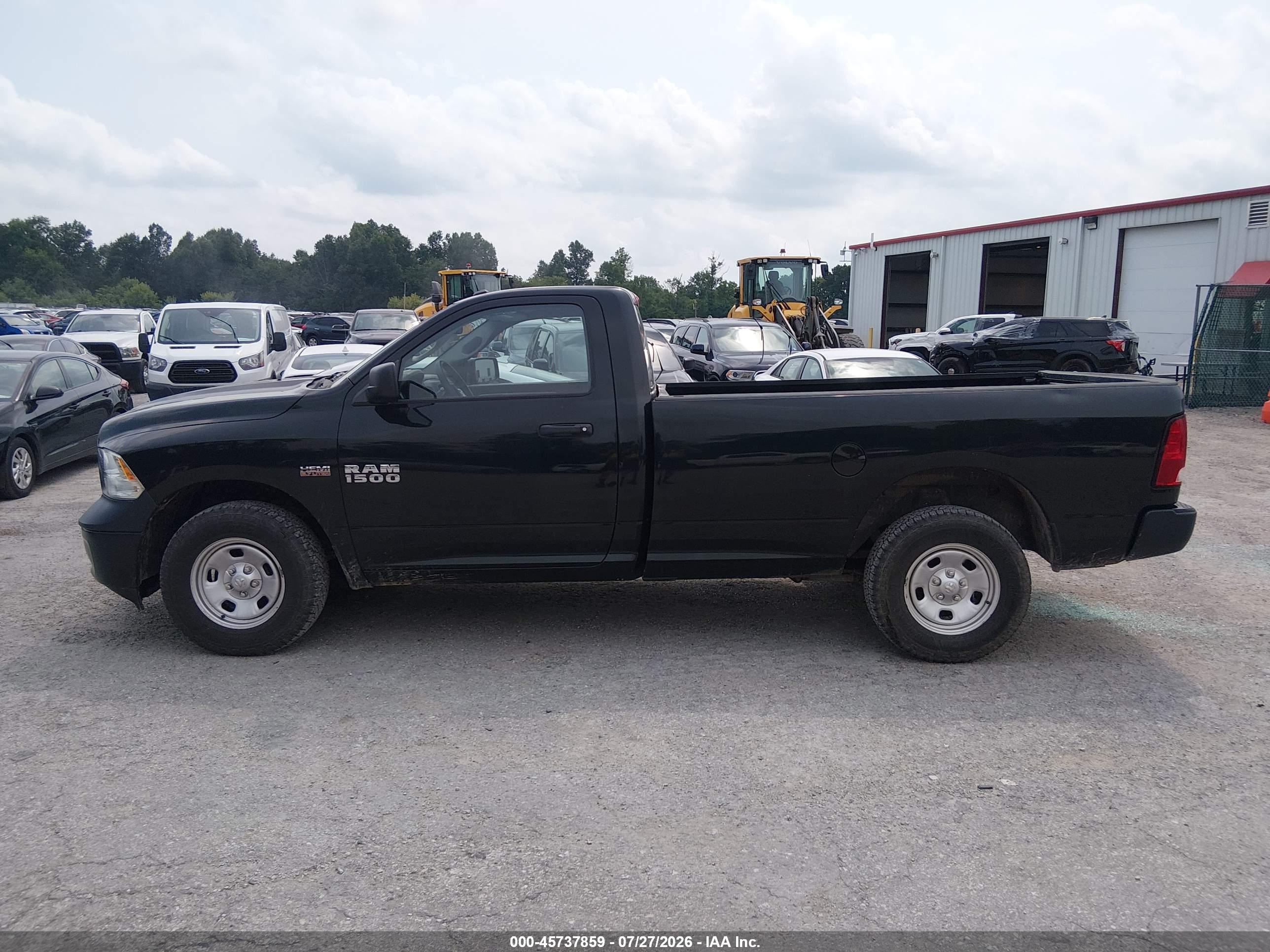 2017 RAM 1500 TRADESMAN  4X4 8' BOX
