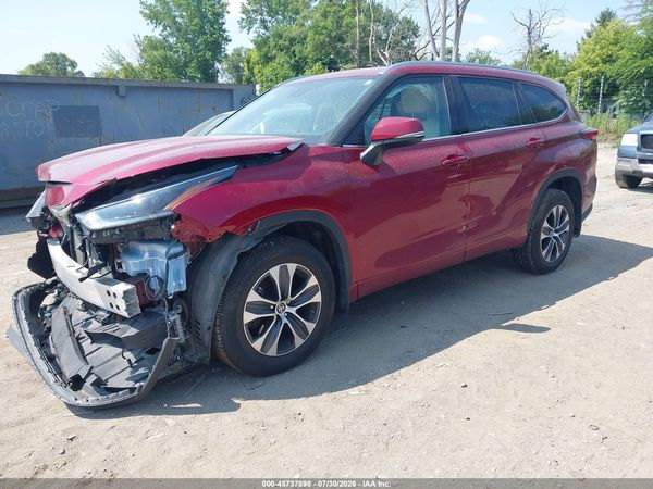 2021 TOYOTA HIGHLANDER XLE