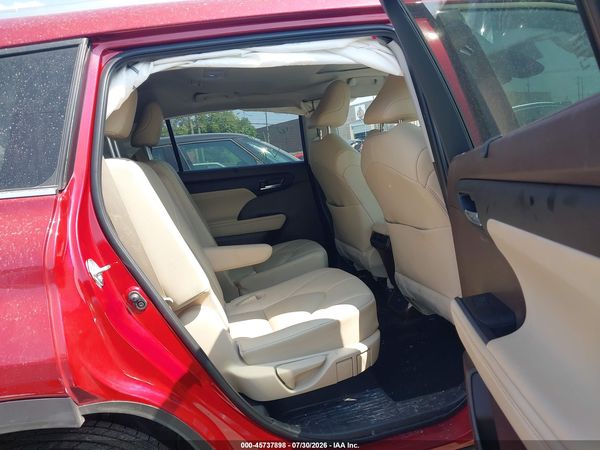 2021 TOYOTA HIGHLANDER XLE