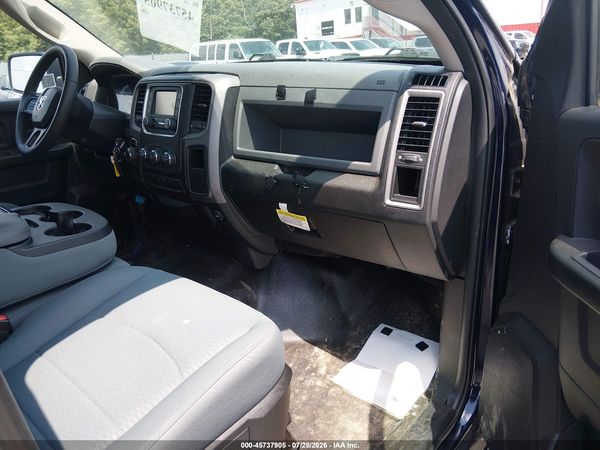 2017 RAM 1500 TRADESMAN  4X2 5'7 BOX