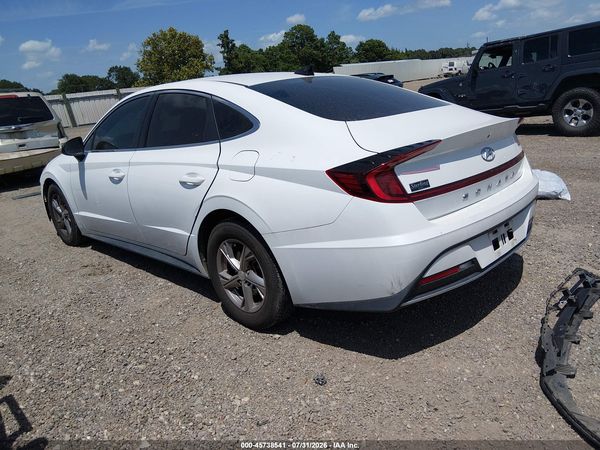 2022 HYUNDAI SONATA SE