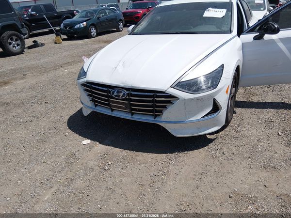 2022 HYUNDAI SONATA SE