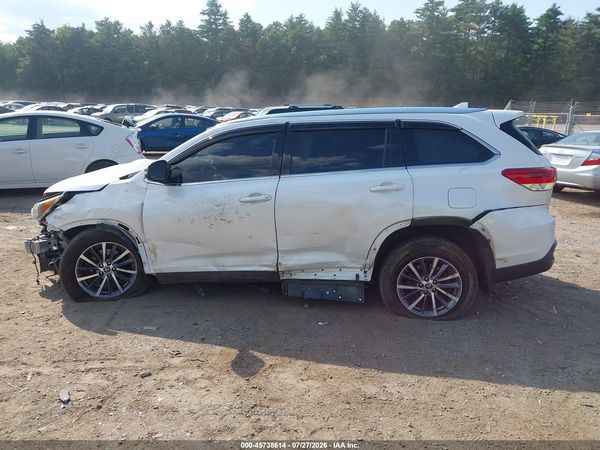 2019 TOYOTA HIGHLANDER XLE