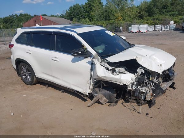 2019 TOYOTA HIGHLANDER XLE