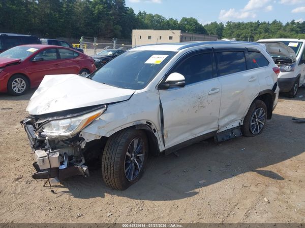 2019 TOYOTA HIGHLANDER XLE