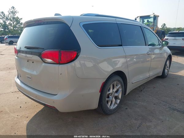 2019 CHRYSLER PACIFICA — I4
