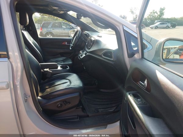 2019 CHRYSLER PACIFICA — I5