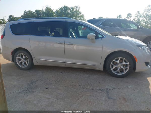 2019 CHRYSLER PACIFICA — I116