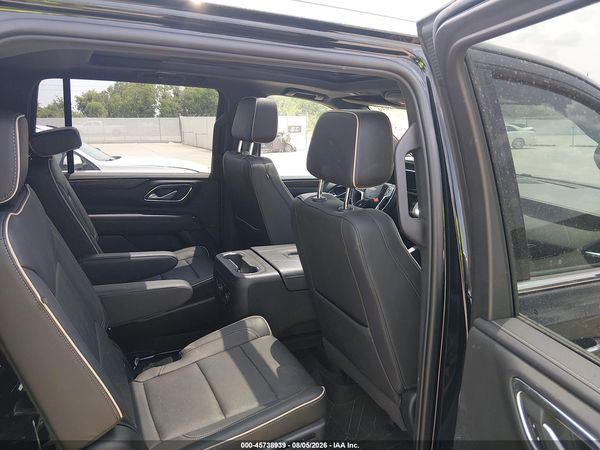 2022 CHEVROLET SUBURBAN 4WD PREMIER — I8