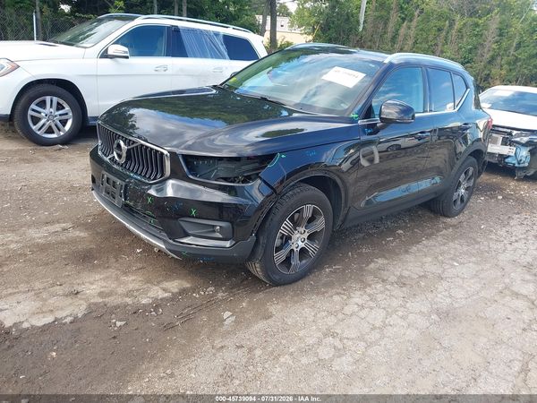 2022 VOLVO XC40 T5 INSCRIPTION