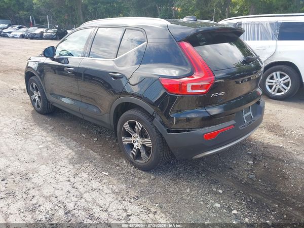2022 VOLVO XC40 T5 INSCRIPTION