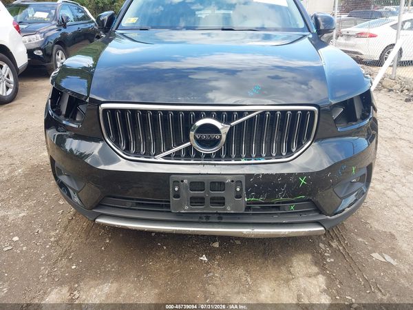 2022 VOLVO XC40 T5 INSCRIPTION
