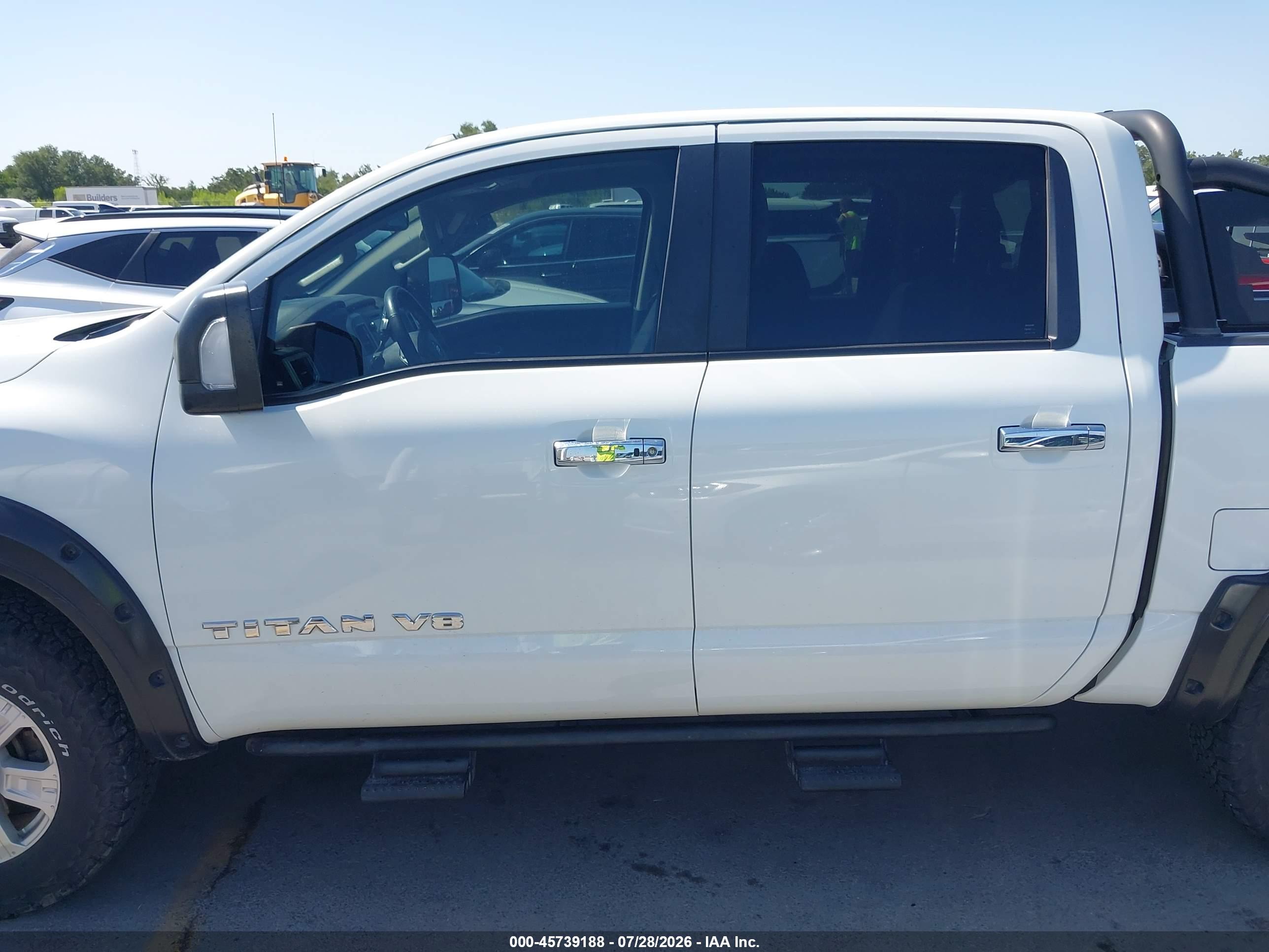 2018 NISSAN TITAN SV