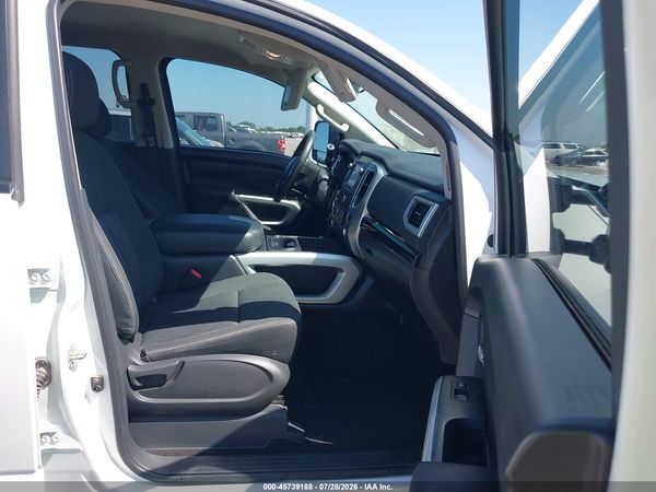 2018 NISSAN TITAN SV