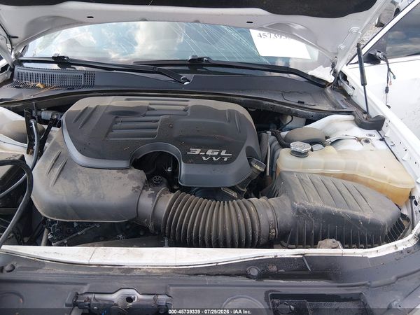 2021 CHRYSLER 300 TOURING L — I10