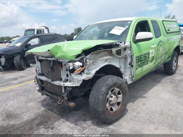 2018 TOYOTA TACOMA SR