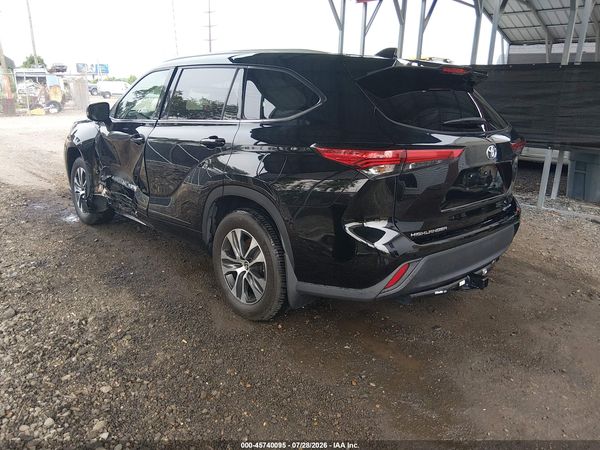 2022 TOYOTA HIGHLANDER XLE