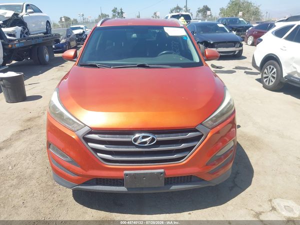 2016 HYUNDAI TUCSON SE