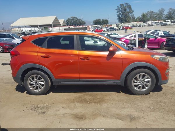 2016 HYUNDAI TUCSON SE