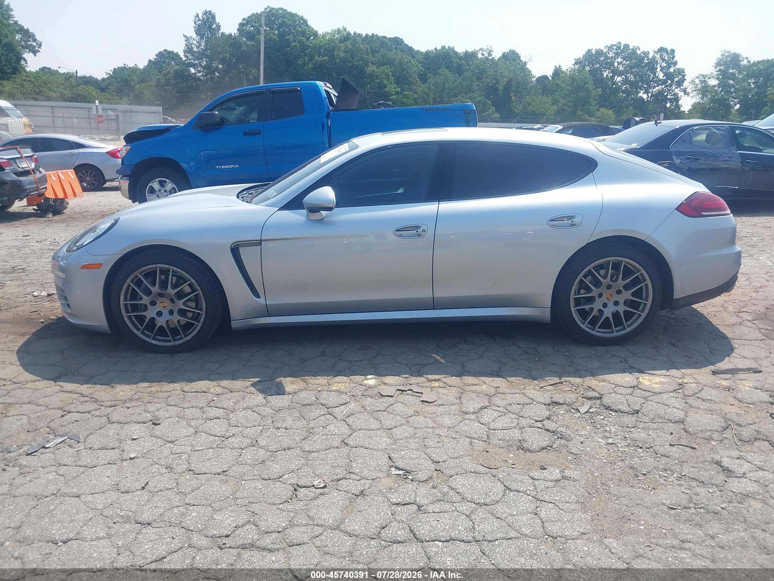 2016 PORSCHE PANAMERA 4