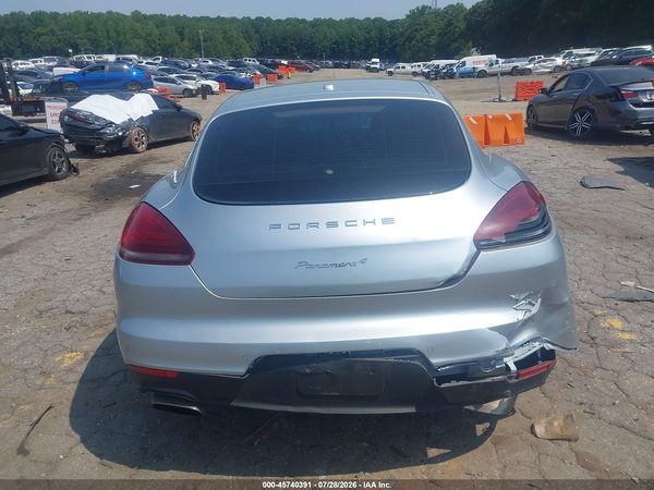 2016 PORSCHE PANAMERA 4