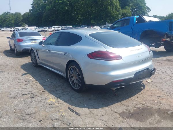 2016 PORSCHE PANAMERA 4