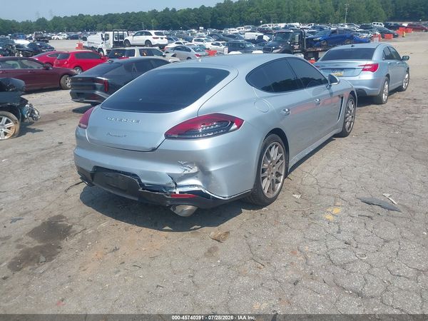 2016 PORSCHE PANAMERA 4