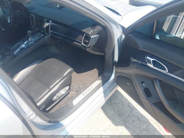 2016 PORSCHE PANAMERA 4