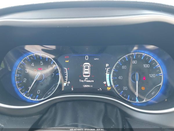 2021 CHRYSLER PACIFICA TOURING L — I7