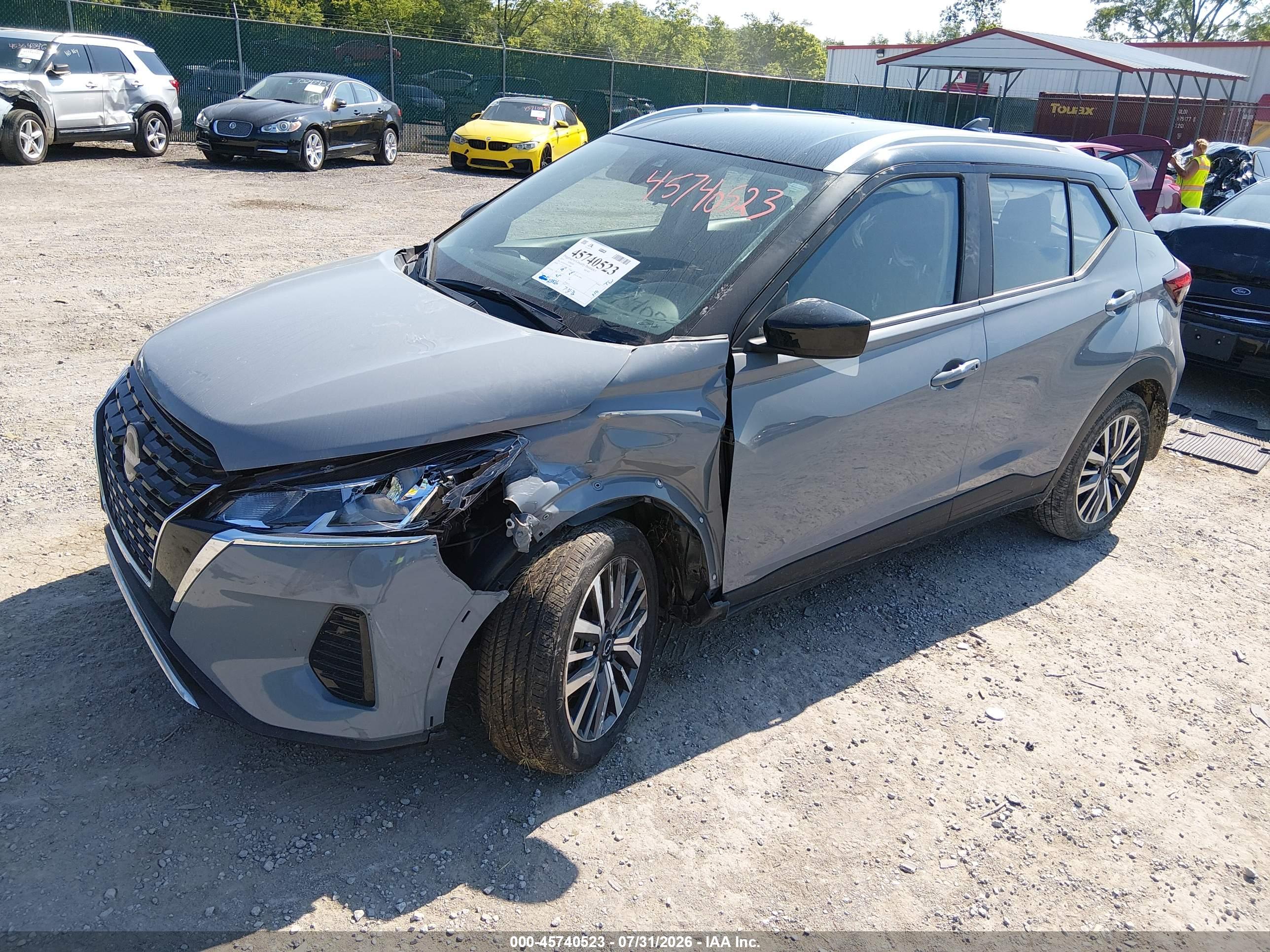 2024 NISSAN KICKS SV XTRONIC CVT — I2
