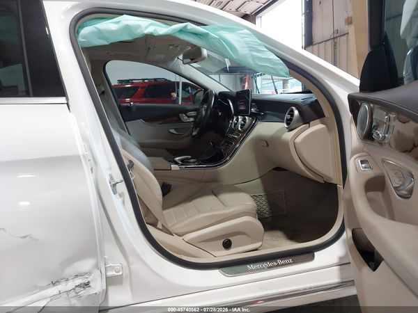 2015 MERCEDES-BENZ C 300 LUXURY