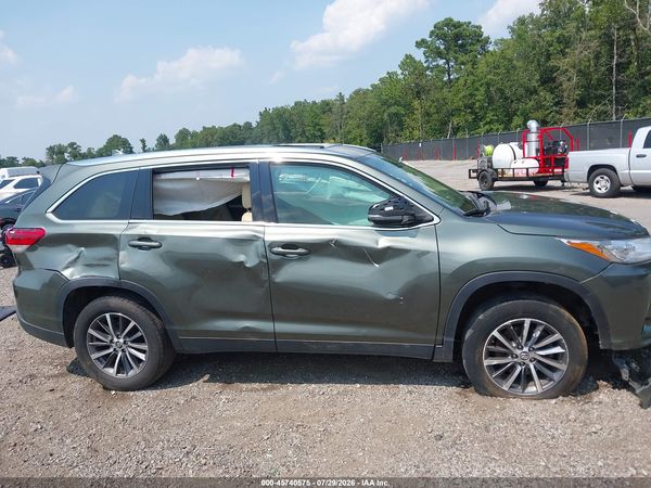2019 TOYOTA HIGHLANDER XLE