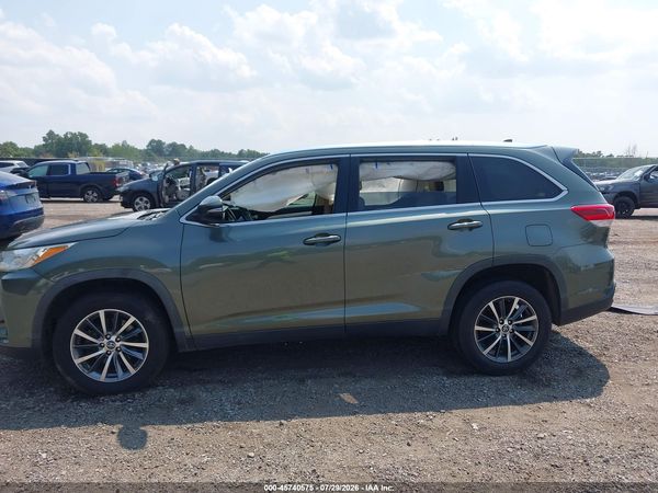 2019 TOYOTA HIGHLANDER XLE