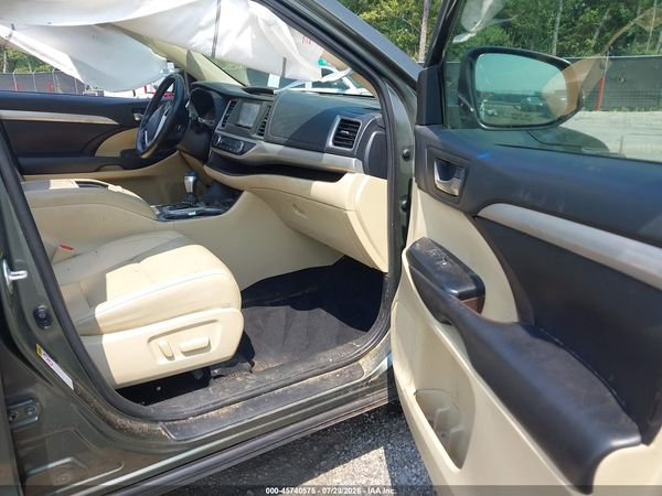 2019 TOYOTA HIGHLANDER XLE