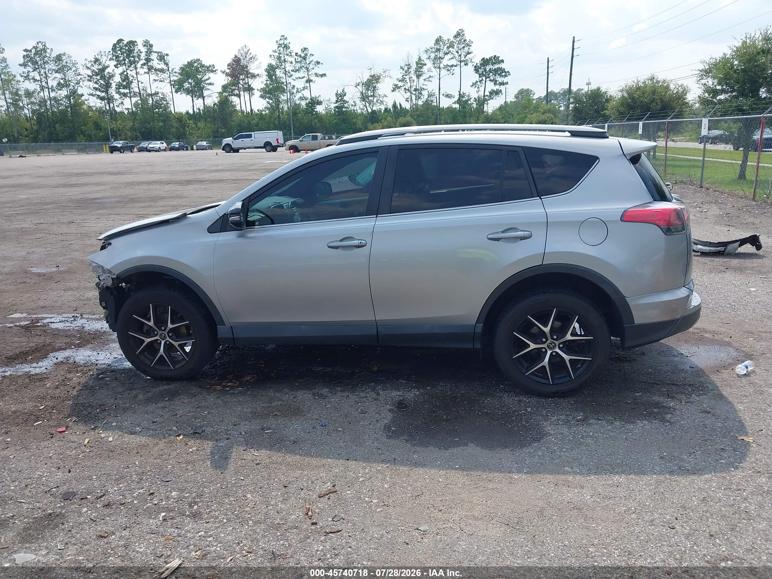 2017 TOYOTA RAV4 SE