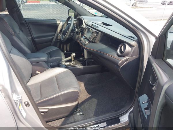 2017 TOYOTA RAV4 SE
